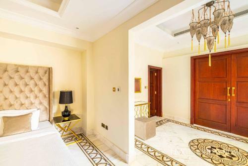 Villa Lux - The Dubai Paradise Palace