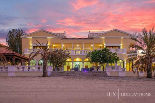Villa Lux - The Dubai Paradise Palace