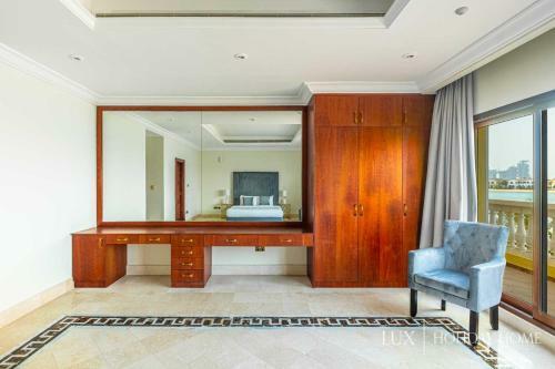 Villa Lux - The Dubai Paradise Palace