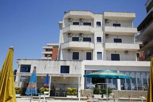 Hotel Tirona