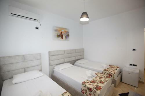 Hostal Room In Bb - Hotel Horizont -antena Room 03