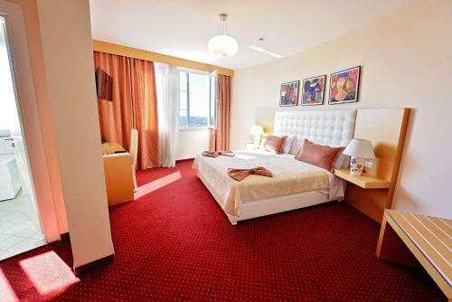 Jolly Hotel