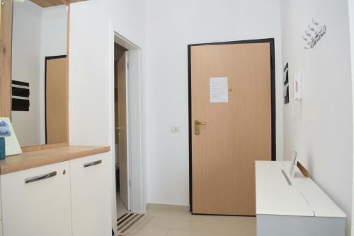 Sea View Apartment - 007