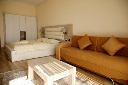 Hotel Rolex