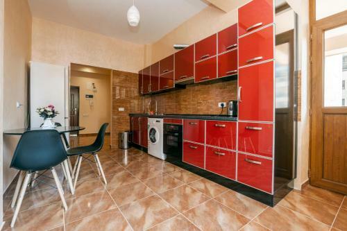 Stay Inn-royal Suite Apartments