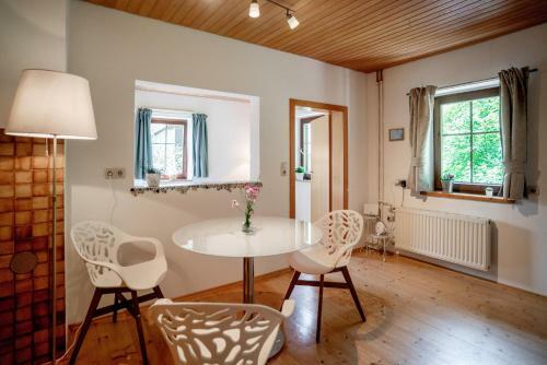 Lakeview Apartment