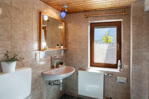 Lakeview Apartment