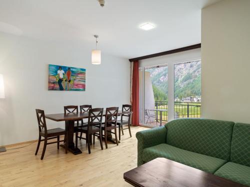 Elegant Apartment In Zwieselstein With Balcony