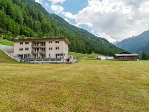 Valley-view Apartment In Zwieselstein With Ski-storage