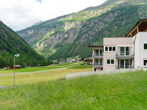 Valley-view Apartment In Zwieselstein With Ski-storage