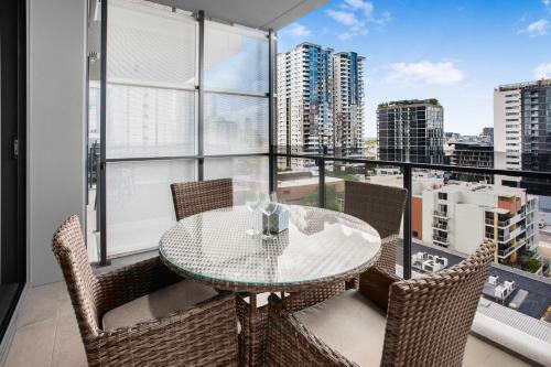 Modern 1-bed Apartment With Balcony And Leisure Area