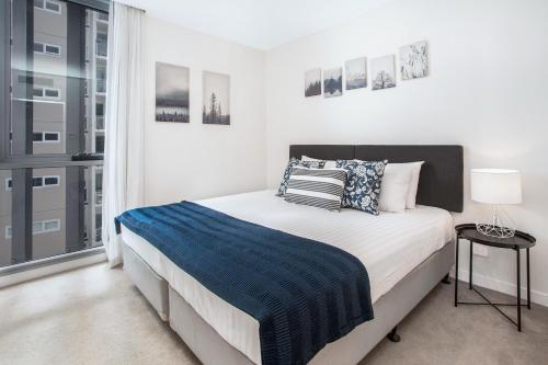 Apartamento Slick 2-bed Valley Pad With Balcony And Rooftop Pool