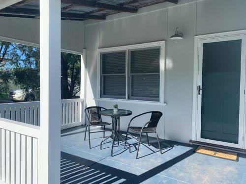 Yaringa Cottage...by The Sea