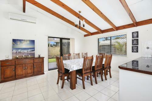 Michael Street 39, Golden Beach