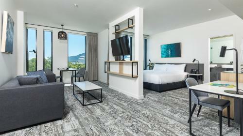 Oaks Cairns Hotel