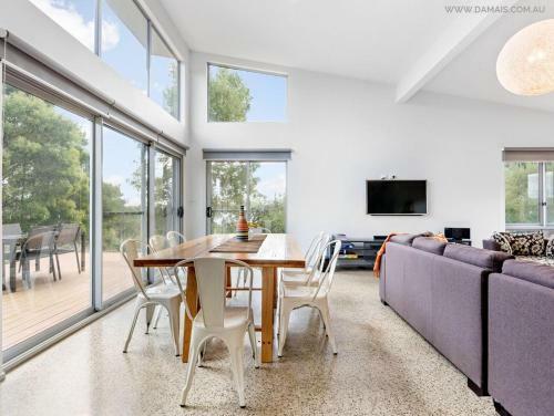 Damais - 4 King Or 8 Single Beds Wifi, Netflix, Pet Friendly