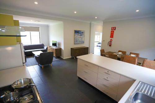 Eastend Studio Apartments