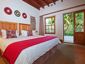 Hostal At The Woods Guest House