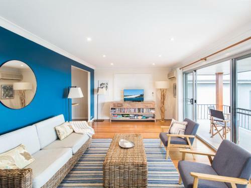 Easy Living At 14 Daphne Street