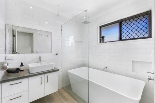 Homely Getaways In Broadbeach Waters