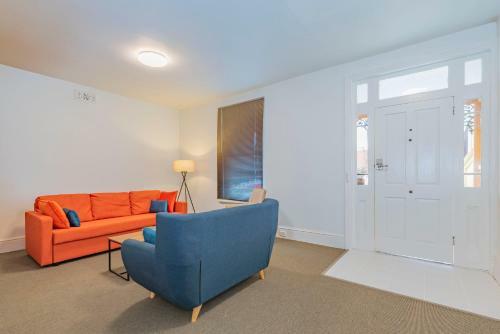 4 Bedroom House - Hobart Cbd - Free Parking