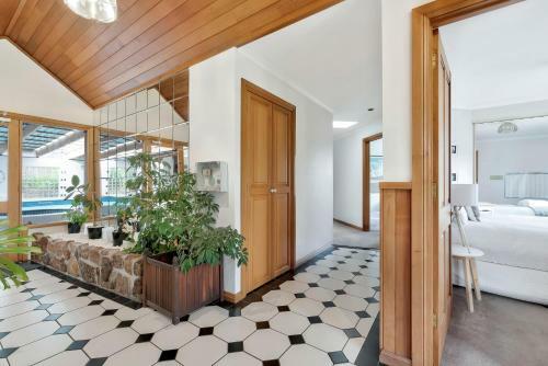 Luxury 6 Bedroom Home With Pool And Spa