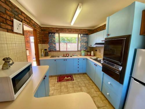 Bromeliads Unit 2 7 Ballanda Crescent