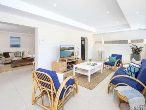 Emerald - Coastal Walk, Swimming Pool, Pet Friendly