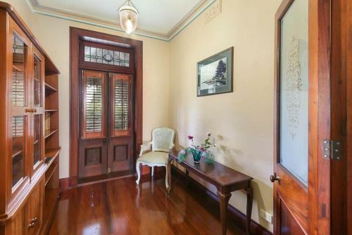 Currawong House Maleny Georgian Style Manor