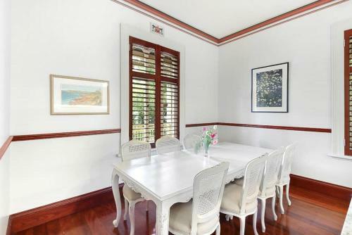 Currawong House Maleny Georgian Style Manor