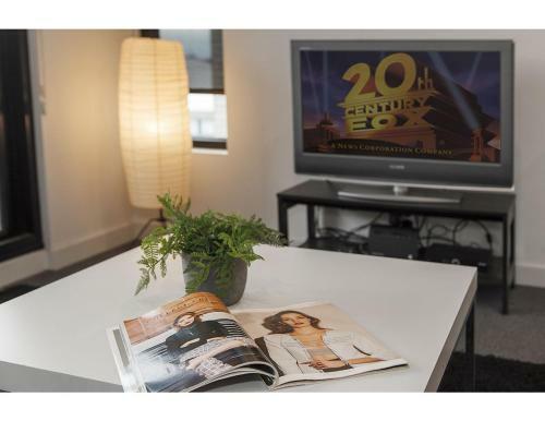 Modern 2 Bed Apartment In Trendy Collingwood