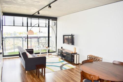 Apartamento Modern 2bd W City Views Pool Gym And Rooftop