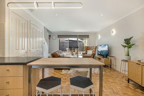 Apartamento 2-bed Unit With Courtyard 15 Min From St Kilda Beach