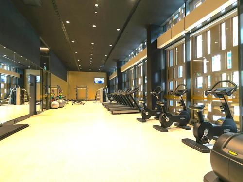 Modern Docklands Apartment City View 3b Lv34