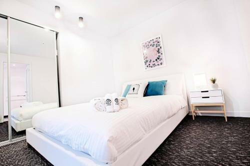 Apartamento 27*docklands@2bd2bth*skybus&free Tram&trainstation