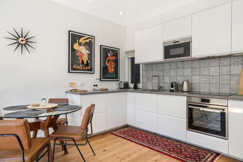 2-bed House With Bbq Deck Near Trams And Albert Park