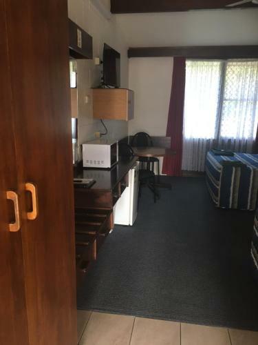 Hotel Peppercorn Motor Inn