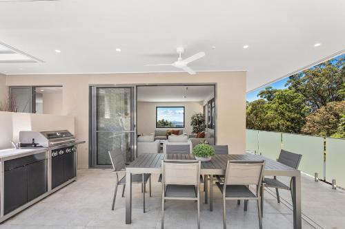 Luxe Home, Lift, Pool, Right In Town