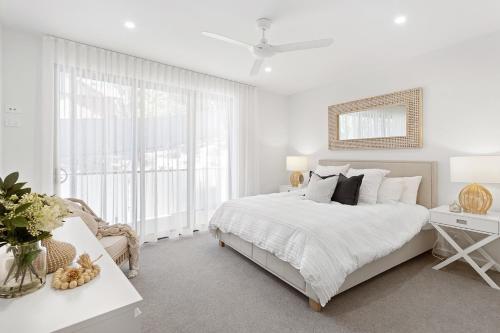 Luxe Home, Lift, Pool, Right In Town