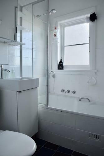 Comfortable Apartment In Trendy Haberfield Via 2