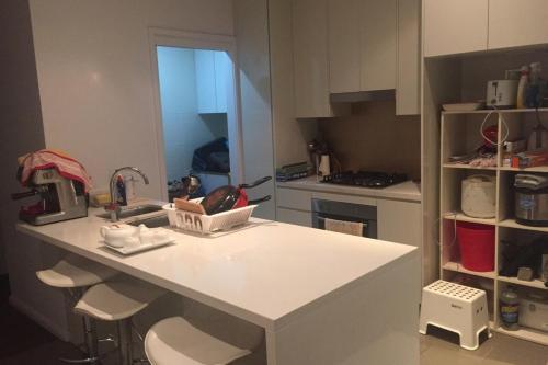 Apartamento Sun-drenched 3br Apt In Turrella!