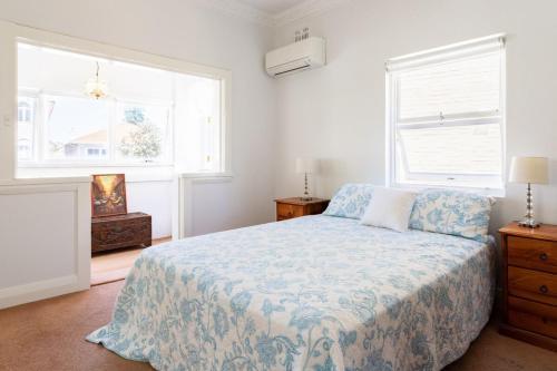 Garden Style Apartment - Prime Location