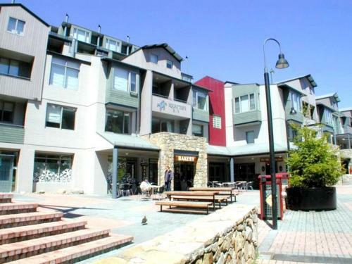 Village Square 1-bedroom Apartment