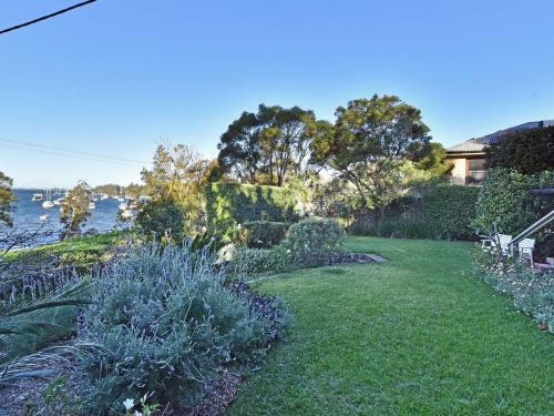 Wangi Waterfront Delight Estate - Waterfront Reserve Home