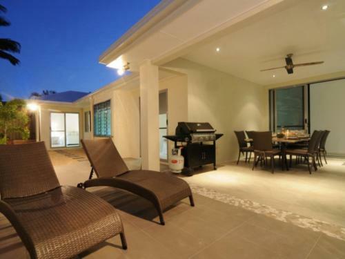 Beach Retreat - Palm Cove