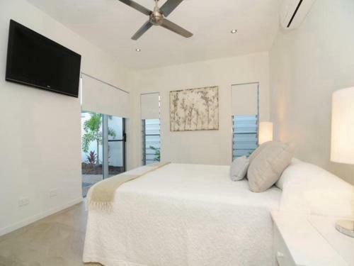 Beach Retreat - Palm Cove