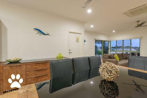 1 Kestrel Place - Great House With A Massive Garage