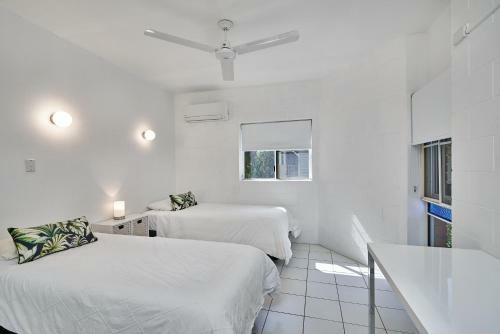 Sand Cay Apartments
