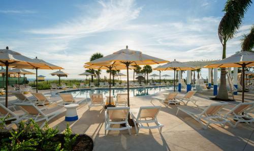 Hotel Sirata Beach Resort
