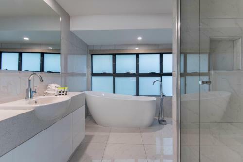 Mermaids Reach On Hamilton Island